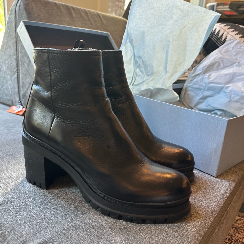 Prada Black Heeled Boots with Chunky Heel - Picture 10 of 14